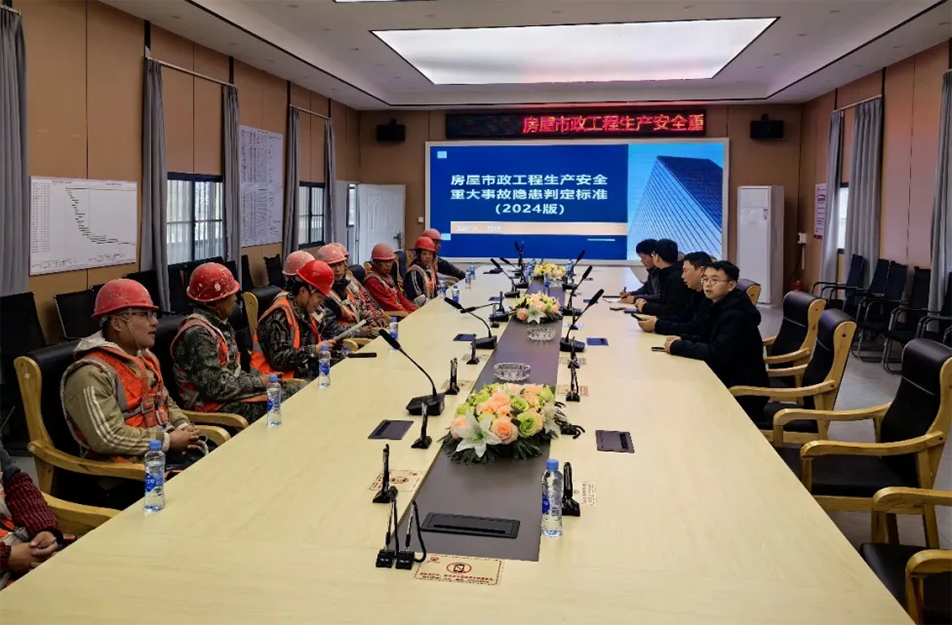高處作業(yè)安全培訓(xùn)｜腳手架搭設(shè)、防墜落措施與事故警示教育