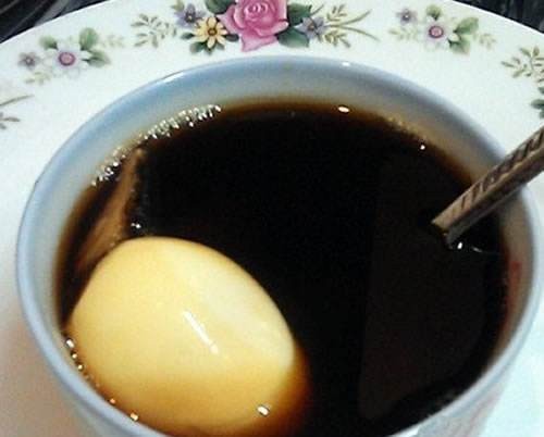 紅糖水煮雞蛋致癌？中老年十月易感謠言盤點